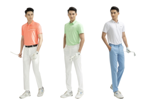 Áo polo màu với quần tây basic